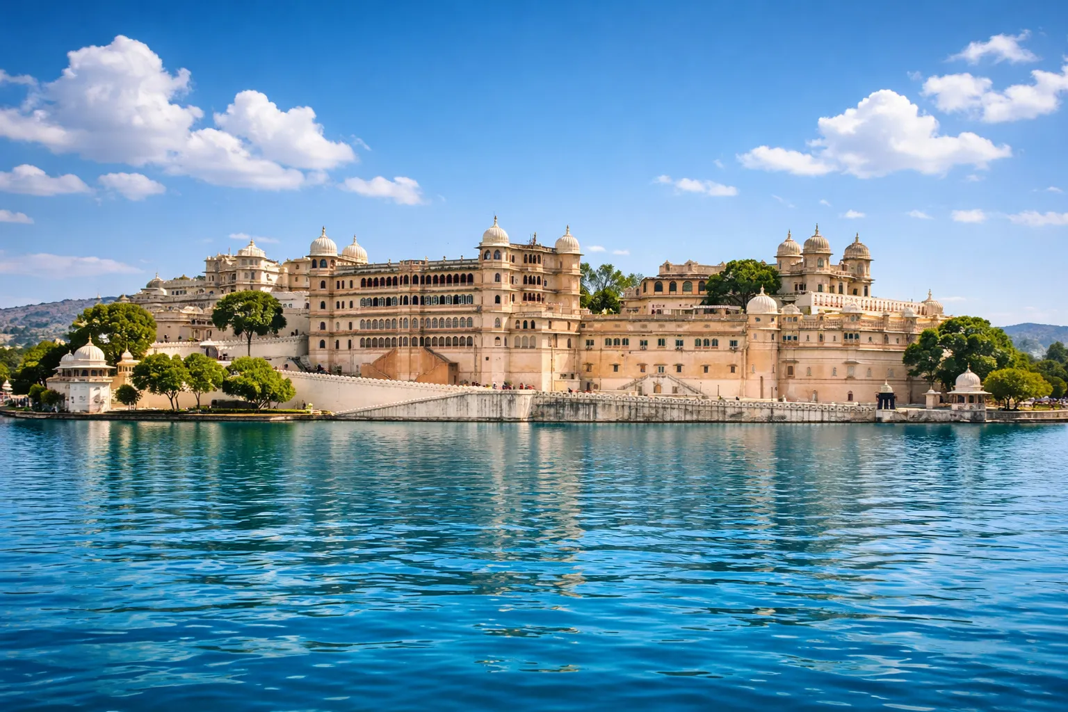 Full-Day Private Udaipur Sightseeing Tour with Optional Guide