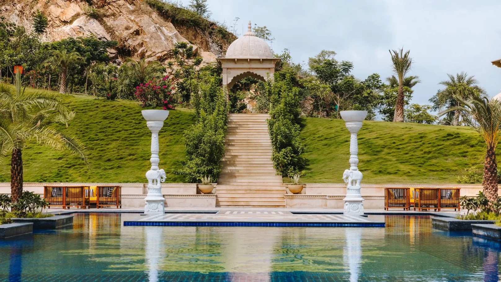 Full-Day Private Udaipur Sightseeing Tour with Optional Guide