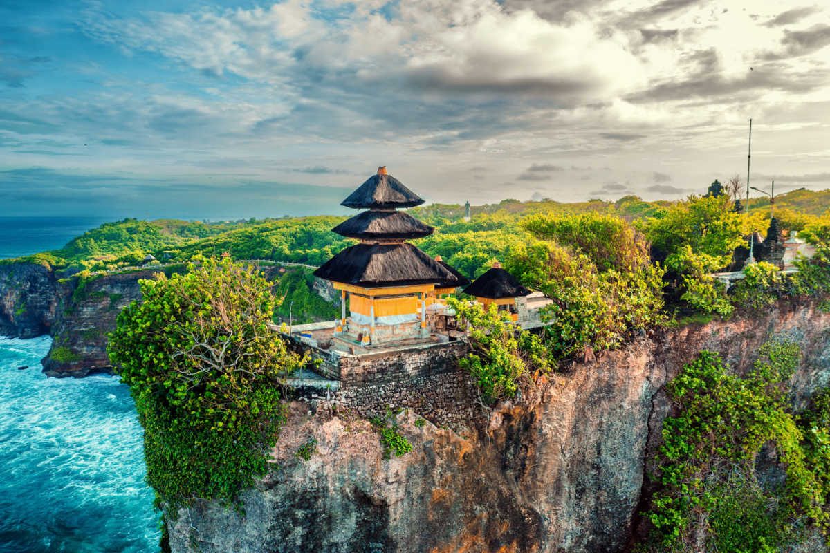 Private Uluwatu Temple Sunset Tour with Kecak Fire Dance &amp; Jimbaran Bay Dinner