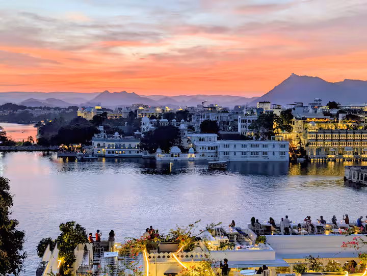 Full-Day Private Udaipur Sightseeing Tour with Optional Guide